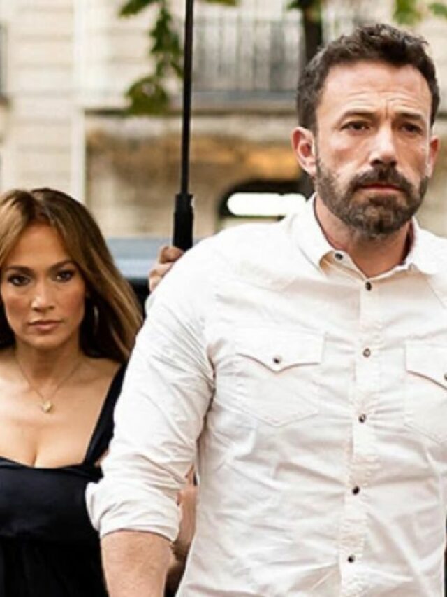 Jennifer Lopez & Ben Affleck Hold Hands