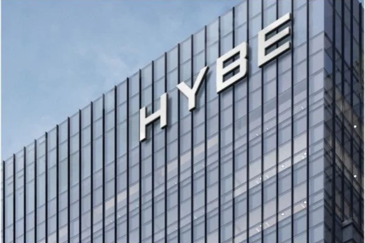 HYBE employees 