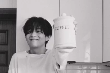 BTS’s V Takes the ‘Compose Coffee’ App by Storm with 2.6 Million Subscribers in 10 Days!